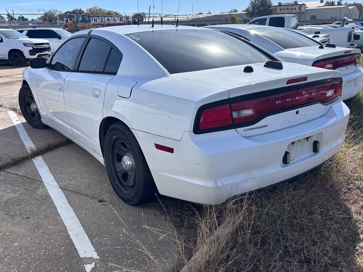 #24-•-2012-dodge-charger-image-4