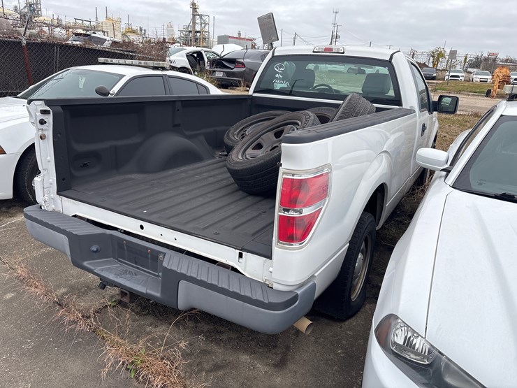 #94-•-2013-ford-image-4