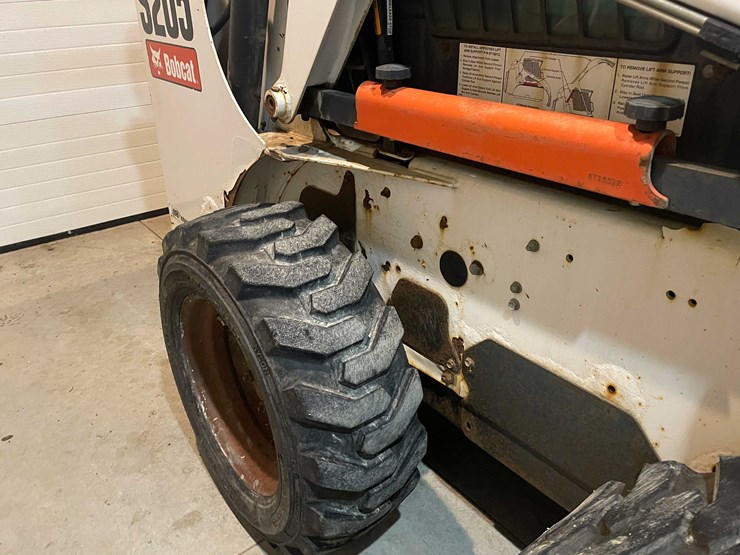 #7366-•-bobcat-compact-skid-steer-loader-image-11