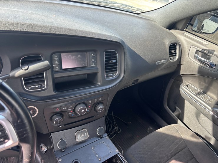 #8-•-2012-dodge-charger-image-8