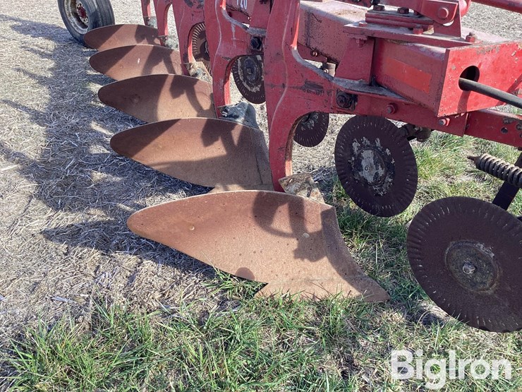 international-720-image-13