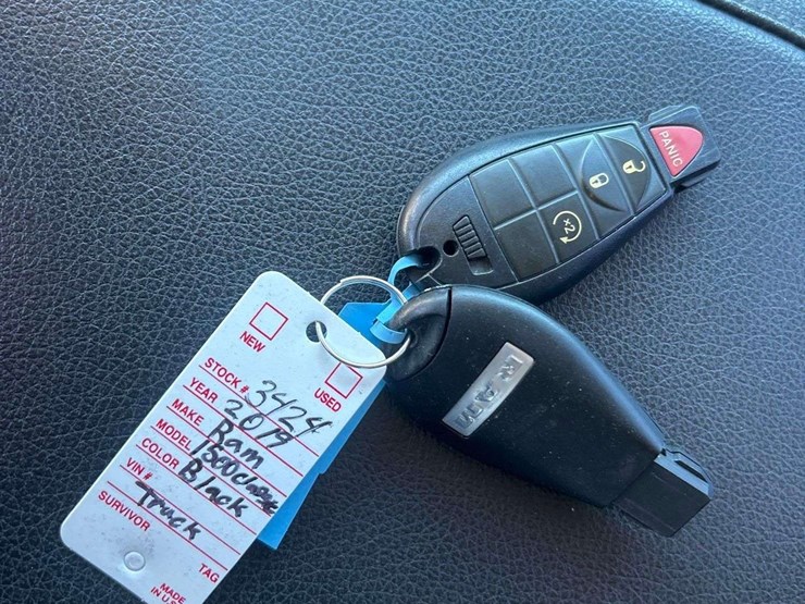 2019-dodge-1500-image-35