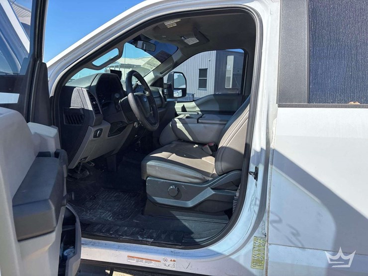 2017-ford-f550-image-21