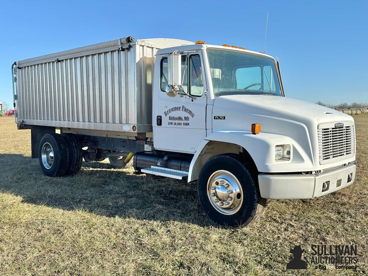 freightliner-fl70-image-3