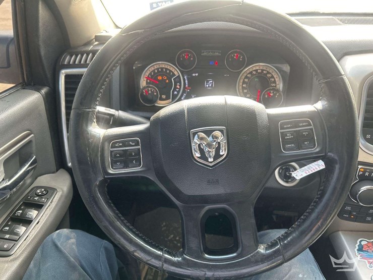 2014-dodge-1500-image-14