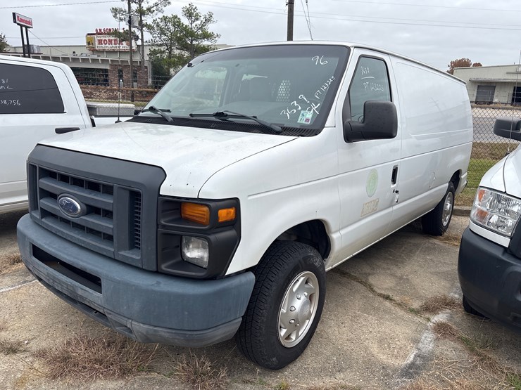 #96-•-2013-dodge-e-150-cargo-van-image-1