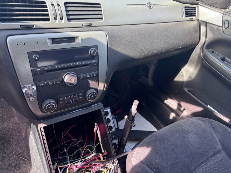 #4-•-2009-chevrolet-impala-image-10