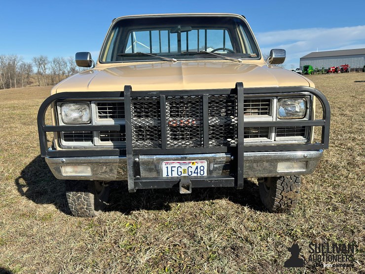 gmc-sierra-2500-image-2