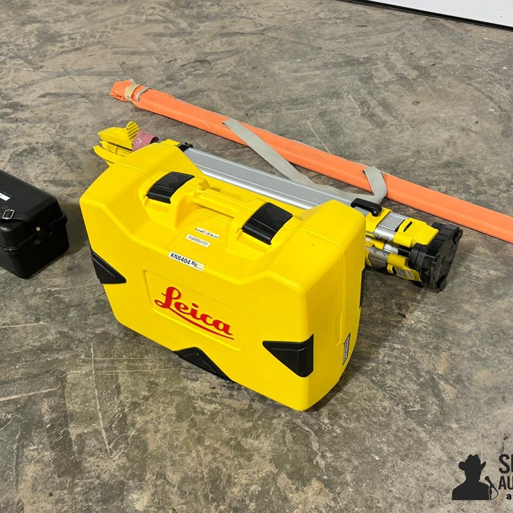 2022 Leica Rugby CLH CLX300 Rotating Laser Level Kit w/ Support Equipment