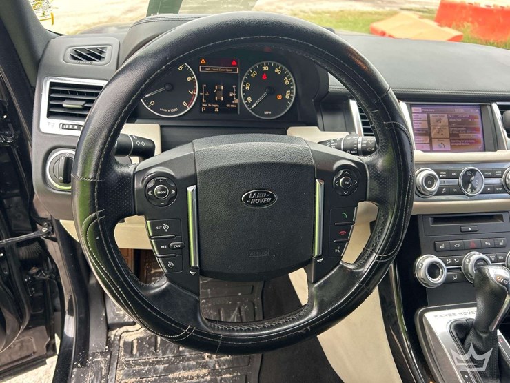 2013-land-rover-range-rover-image-11