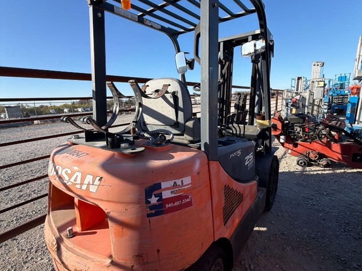 doosan-g25e-5-image-2