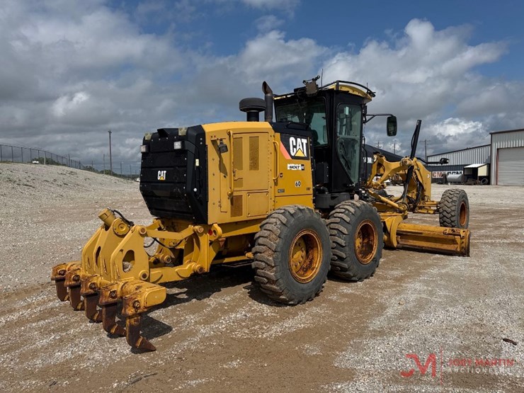 2012-caterpillar-140m2-image-2