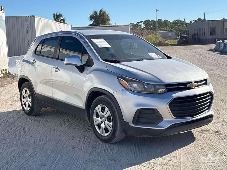 2018-chevrolet-trax-suv-image-2