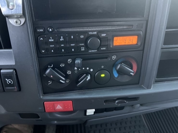 2009-gmc-w5500-image-37