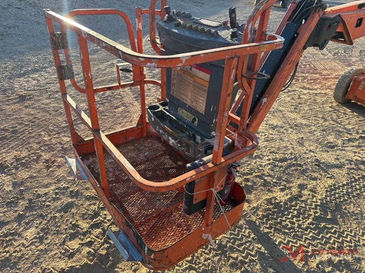 jlg-e400ajp-image-10