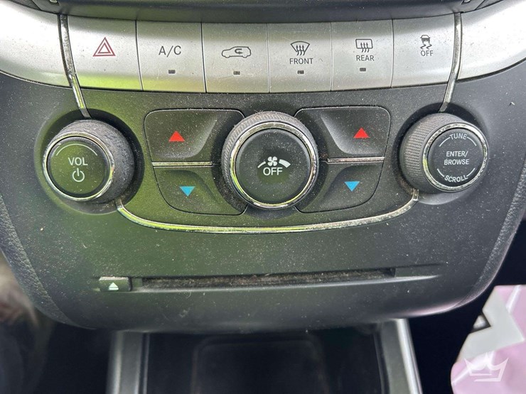 2016-dodge-journey-image-12