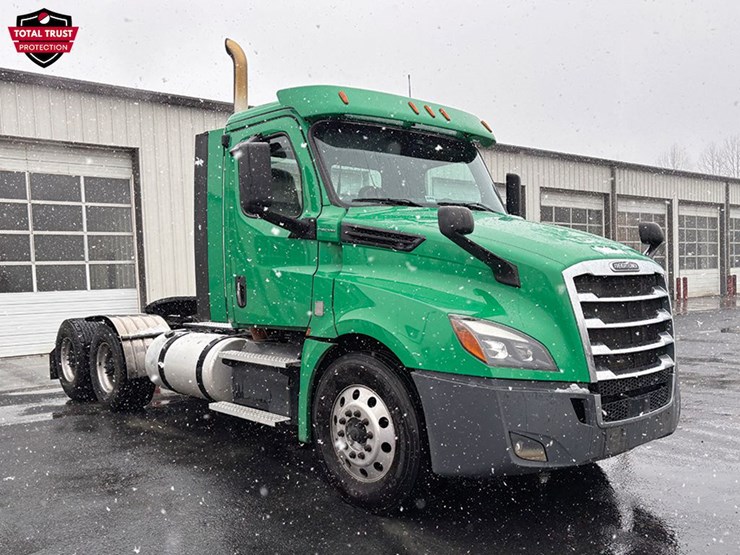 freightliner-cascadia-126-image-1