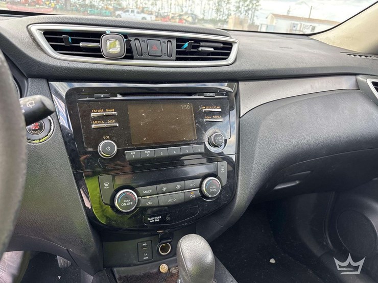 2014-nissan-rogue-image-17