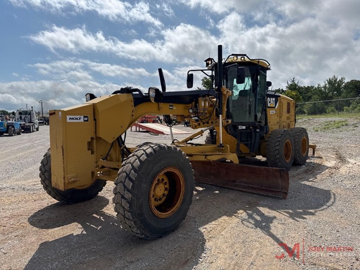 2012-caterpillar-140m2-image-4