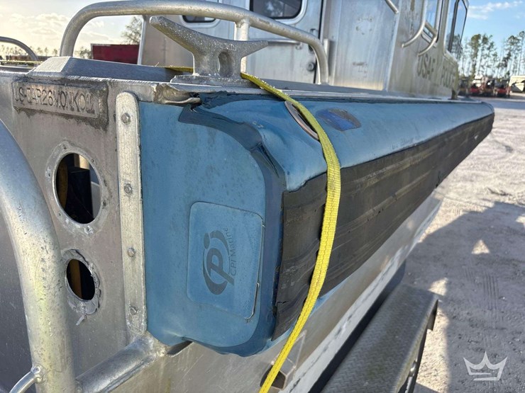 2011-armstong-marine-pilot-house-boat-w/-t/a-boat-trailer-image-10