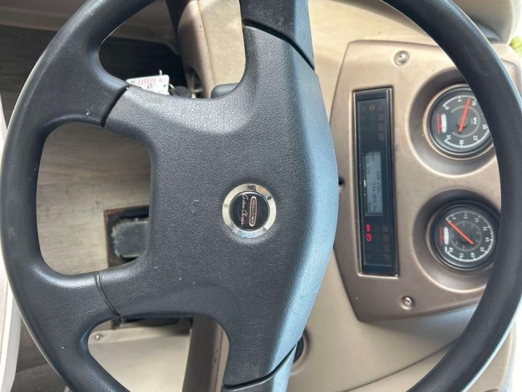 2013-freightliner-forest-river-390bh-39ft.-class-a-motorhome-image-9