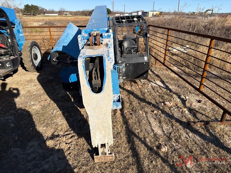 2019-genie-gth844-image-5