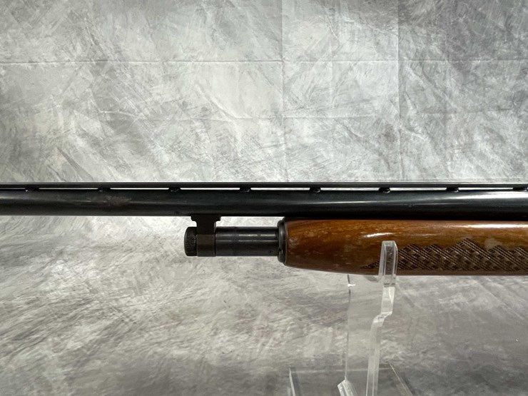#4057-•-mossberg-model-550,-20-ga.-pump-action-shotgun,-sn:-nsn,-(neenah,-wi)-image-11