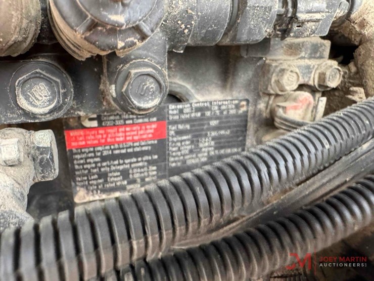 2015-jlg-8042-image-14