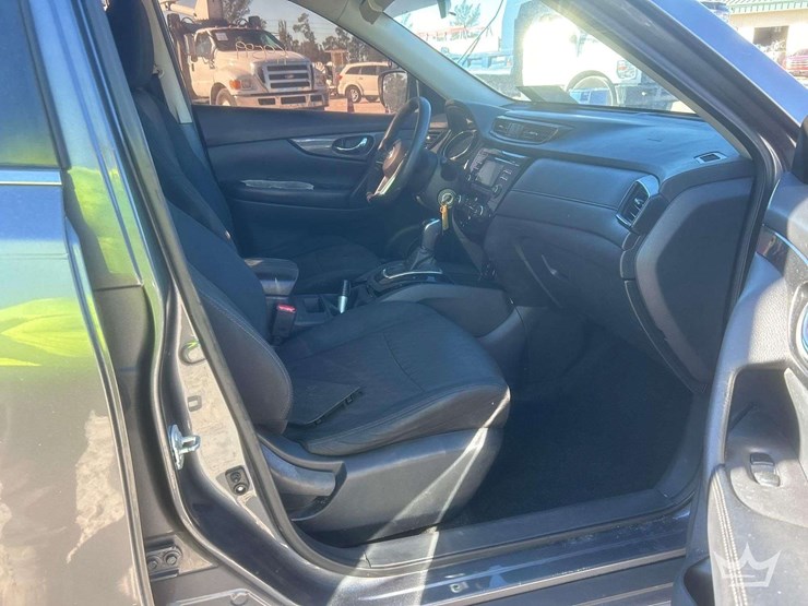 2017-nissan-rogue-image-13