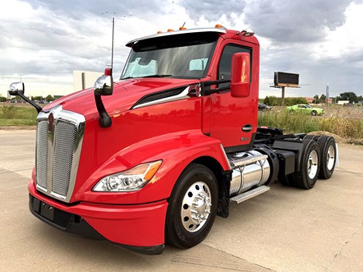 2023-kenworth-t680-image-1