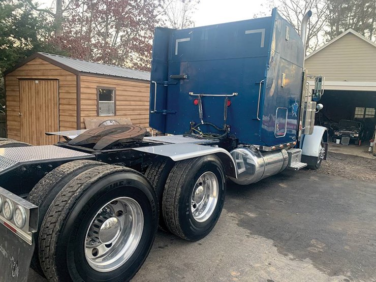 1998-peterbilt-379-image-2