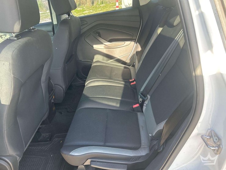 2015-ford-escape-image-22