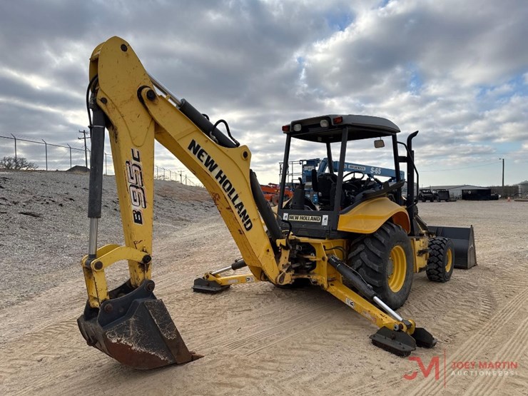 new-holland-b95c-image-2