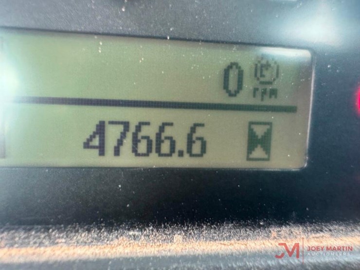 2019-deere-650k-lgp-image-23