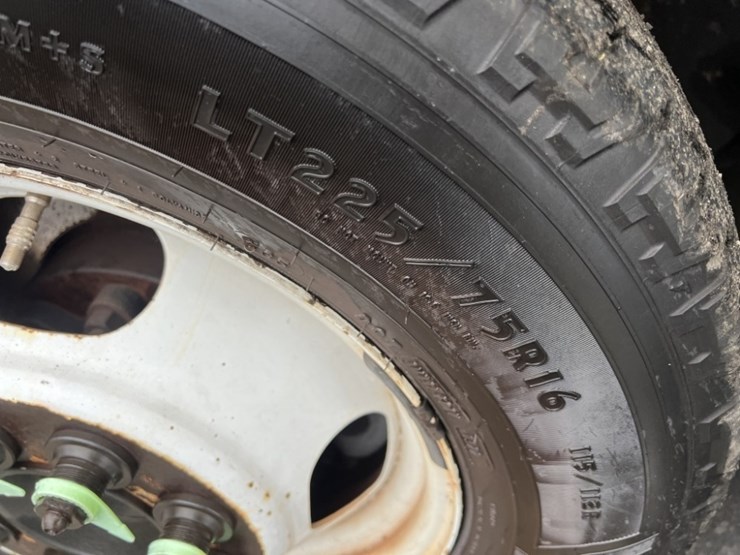 2015-chevrolet-express-paratransit-bus-image-15