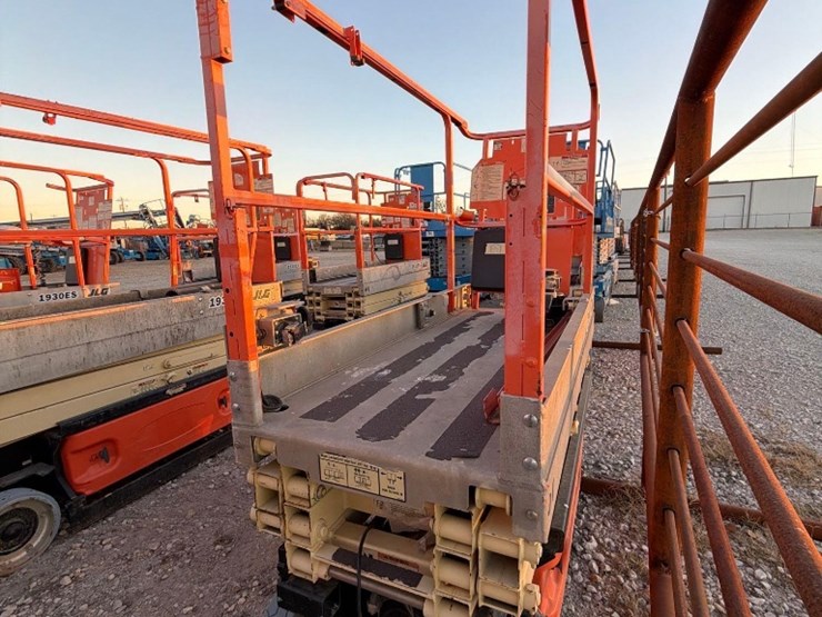 jlg-1930es-image-2