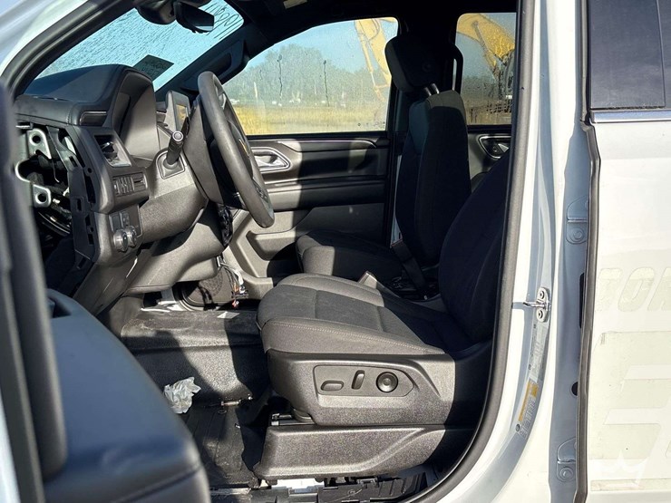 2024-chevrolet-tahoe-image-12