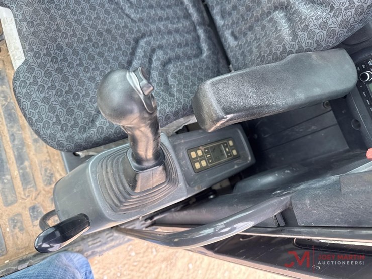 2014-case-cx57c-image-20