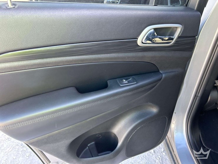 2019-jeep-grand-cherokee-image-21