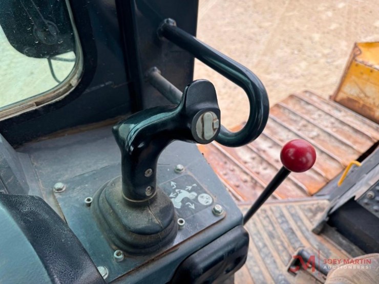 2019-deere-650k-lgp-image-18