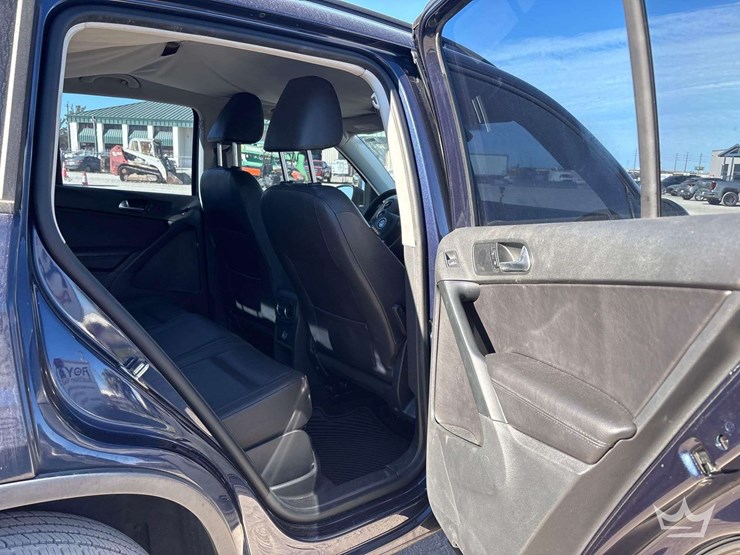 2016-volkswagen-tiguan-image-24