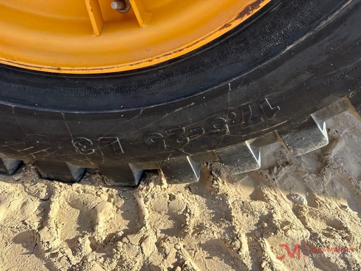 2017-jcb-510-56-image-14