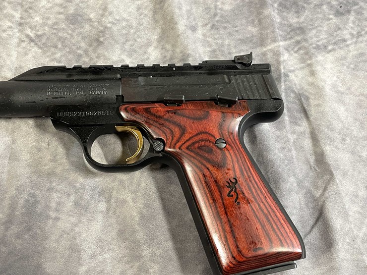 #5195-•-browning-buckmark,-22-lr-semi-auto-pistol,-sn:-brus23198zn515,-(neenah,-wi)-image-4