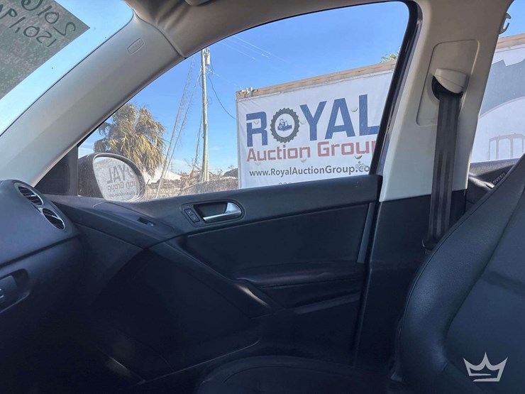 2016-volkswagen-tiguan-image-14