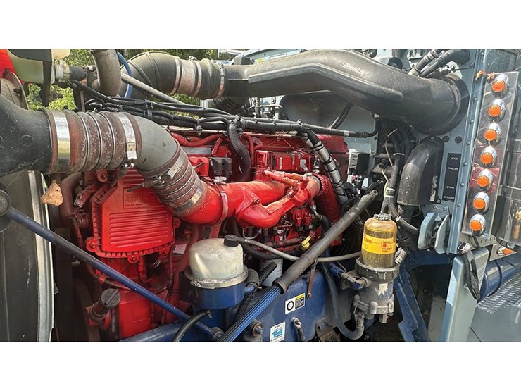 2008-peterbilt-388-image-4