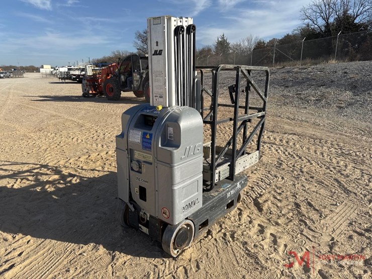 2015-jlg-20mvl-image-4