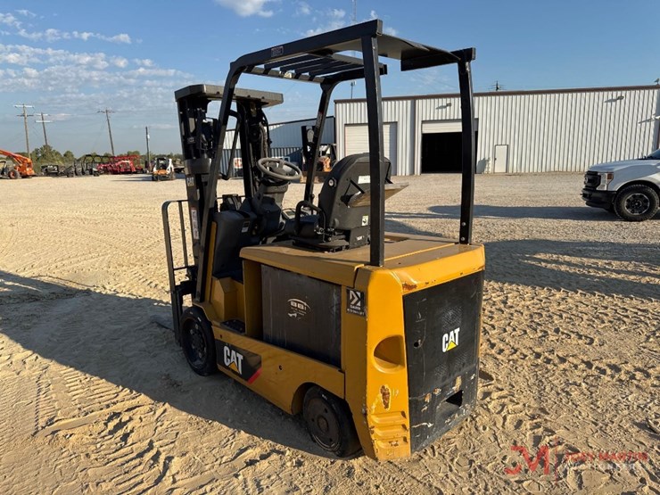 caterpillar-ec30n2-image-3