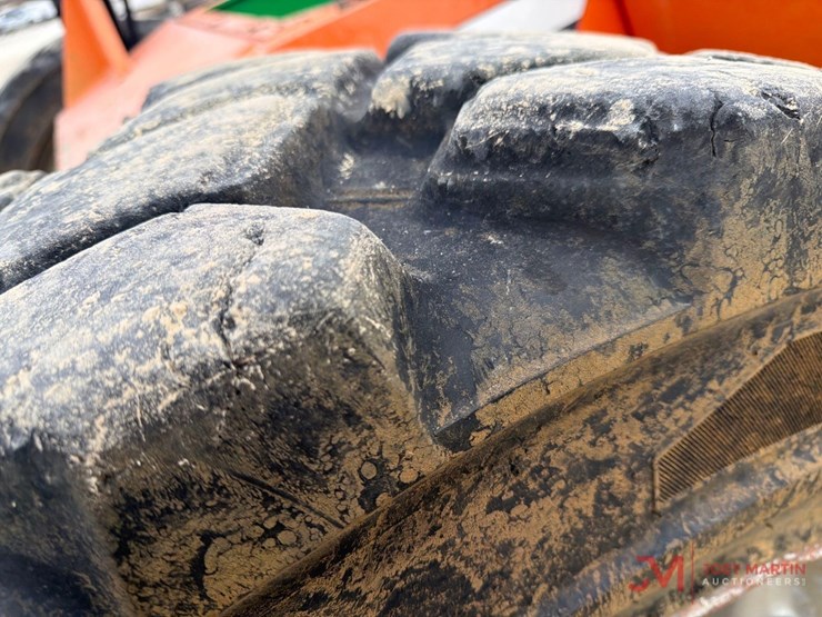 2013-sky-trak-10042-image-11