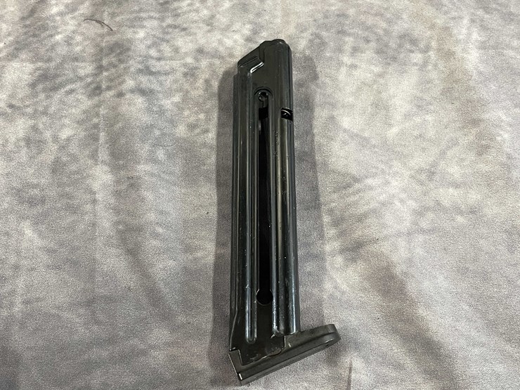 #5195-•-browning-buckmark,-22-lr-semi-auto-pistol,-sn:-brus23198zn515,-(neenah,-wi)-image-15