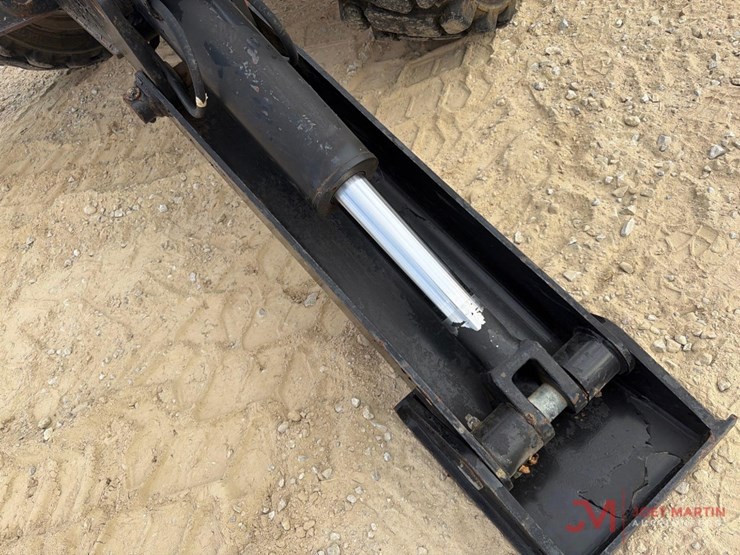 2013-sky-trak-10042-image-9